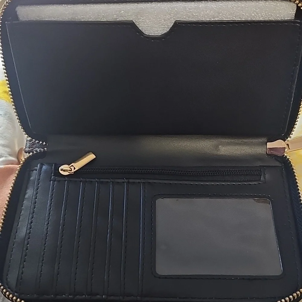 Versona NWT Long Wallet